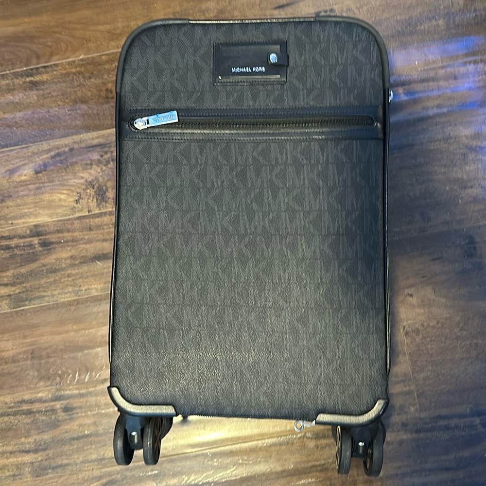 MK carry on